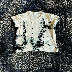 Lululemon cropped tie dye workout tee